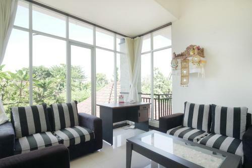 Hostal Oyo 474 Tirai Bambu Jimbaran