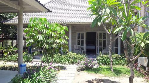 Hostal Vista Huts Lembongan