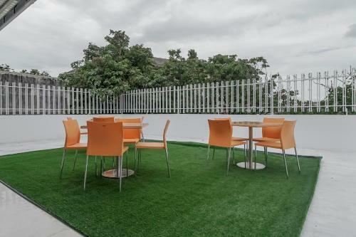 Hostal Reddoorz Plus Near Lrt Cinde Sudirman Palembang