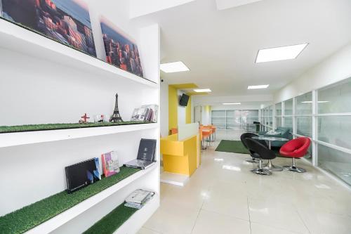 Hostal Reddoorz Plus Near Lrt Cinde Sudirman Palembang