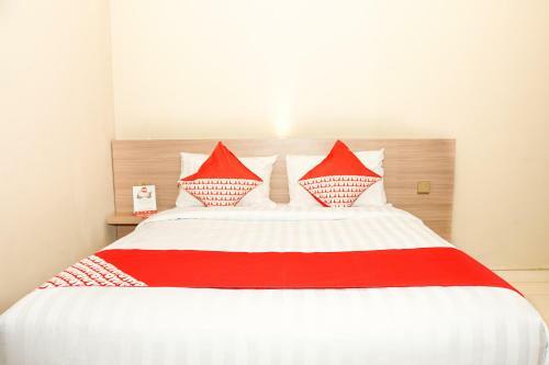 Hostal Oyo 185 Roriz Residence