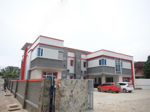 Hostal Oyo 185 Roriz Residence