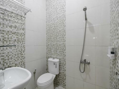 Hotel Reddoorz Plus @ Pangkal Pinang Mentok