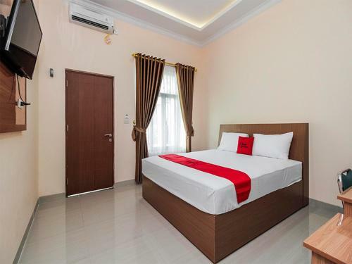 Hotel Reddoorz Plus @ Pangkal Pinang Mentok