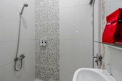 Hotel Reddoorz Plus @ Pangkal Pinang Mentok