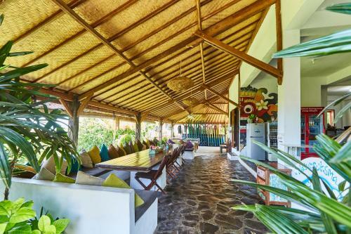 Hotel Kamafari Surfcamp Bali