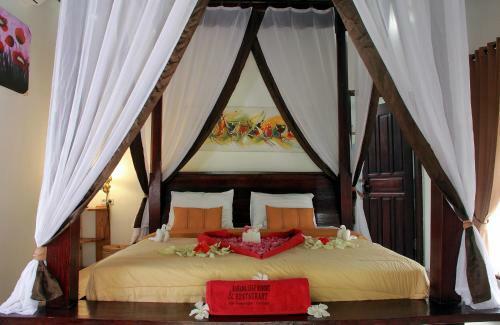 Hotel Banana Leaf Resort