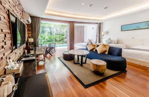 Suites By Watermark Hotel And Spa