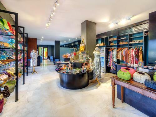 Suites By Watermark Hotel And Spa