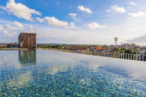 Suites By Watermark Hotel And Spa