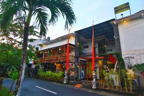 Hostal Deseruni Guest House