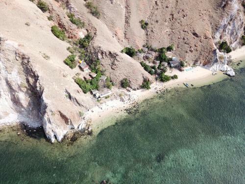 Flores Xpirates Dive Camp