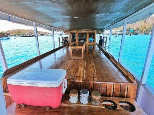 Vini Liveaboard