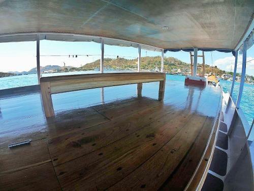 Vini Liveaboard