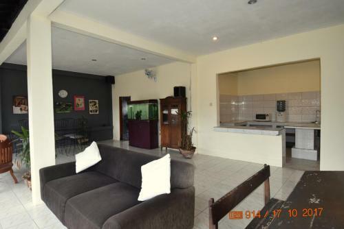 Central Lovina Apartment