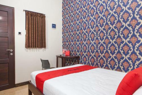 Hotel Reddoorz Near Basuki Rahmat
