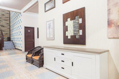 Hotel Reddoorz Near Basuki Rahmat