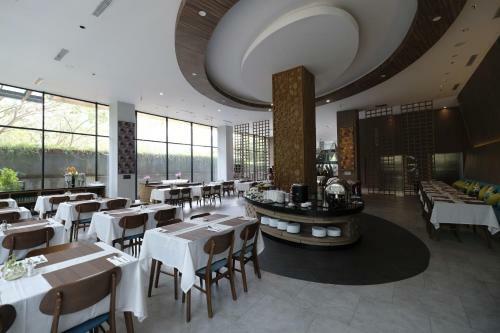 Hotel Ayola Lippo Cikarang