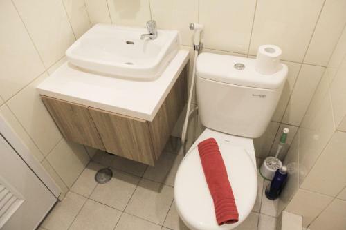 Deluxe And Comfortable 2br The Springlake Summarecon Apartment By Travelio