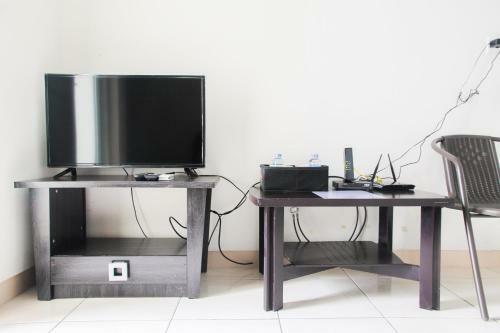 Homey Studio @springlake Summarecon Apartment By Travelio