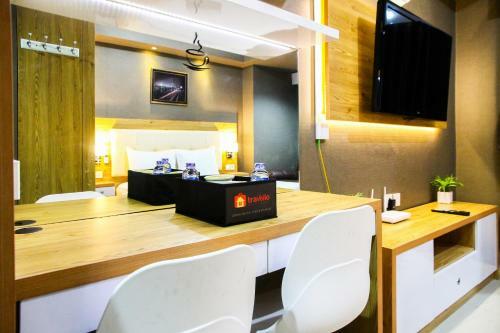 Modern & City View Studio The Oasis Apartment By Travelio