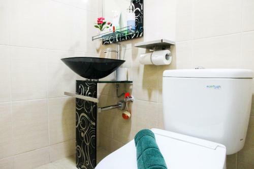 Modern & City View Studio The Oasis Apartment By Travelio