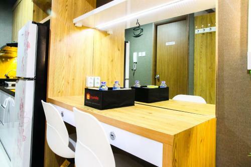 Modern & City View Studio The Oasis Apartment By Travelio