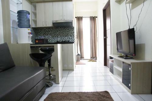 Pool View 2br Kemang View Apartment By Travelio