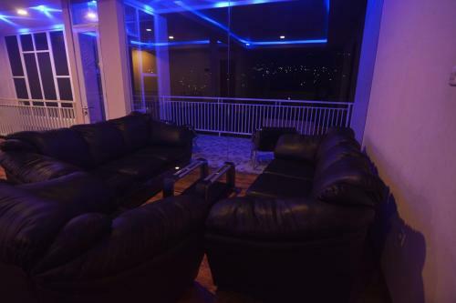 Villa Lexus 4