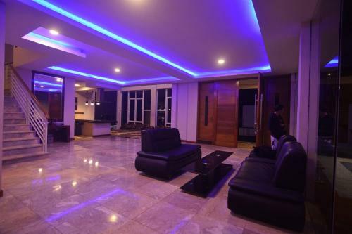 Villa Lexus 4