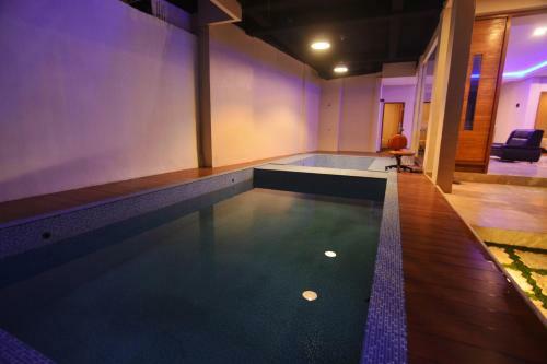 Villa Lexus 4