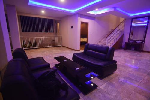 Villa Lexus 4