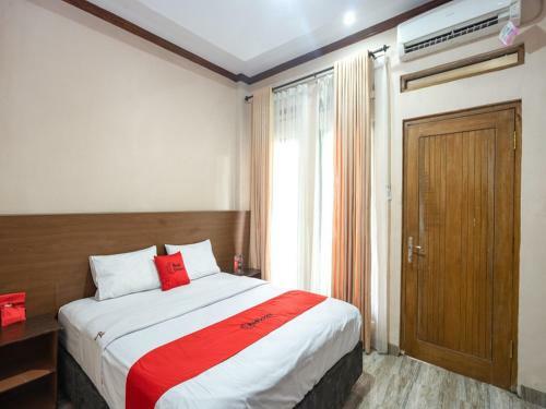 Hotel Reddoorz @ Tugu Puncak Bogor