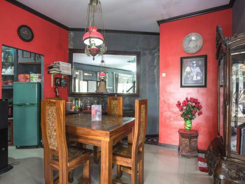 Hotel Reddoorz @ Tugu Puncak Bogor