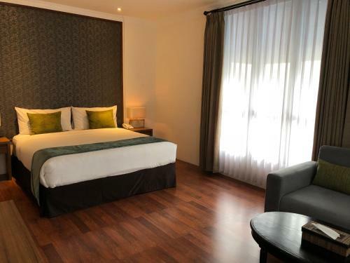 Umpadhi Hotel