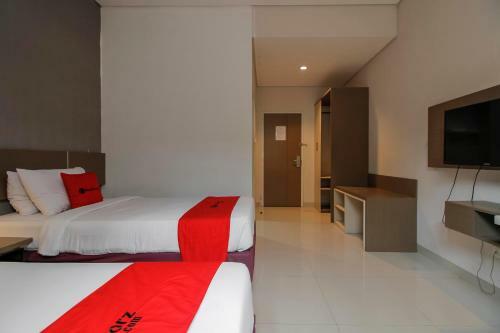 Hotel Reddoorz Near Gua Sunyaragi