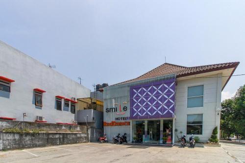 Hotel Reddoorz Near Gua Sunyaragi