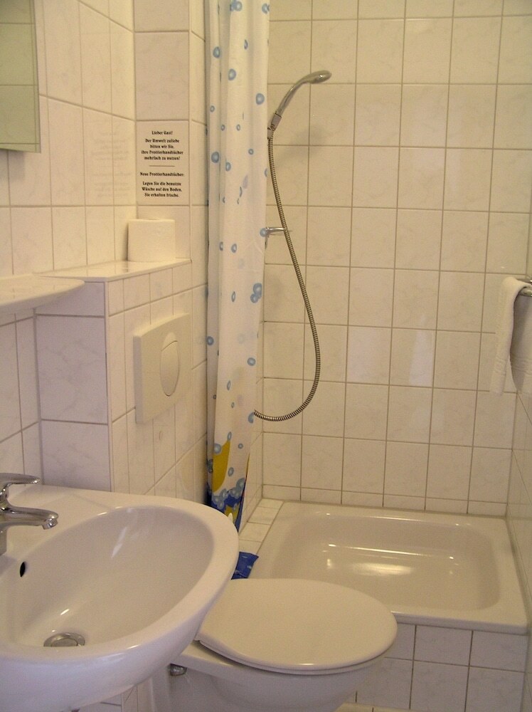 Hostal Pension D�nenhaus