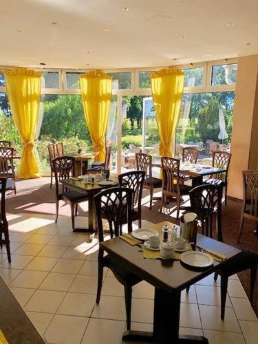Hotel-marks-garni