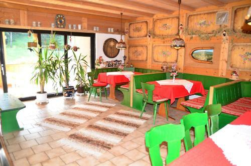Hostal Pension Mausbachtal