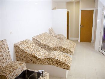 Clover Naturist Spa And Hotel