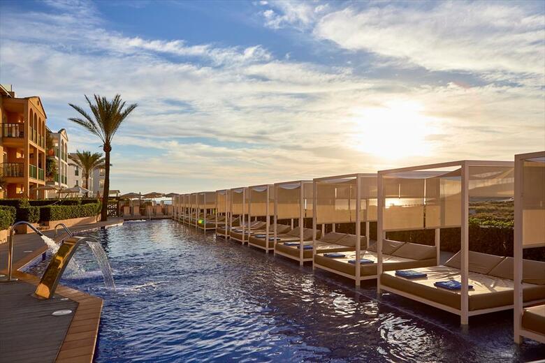 Aparthotel Zafiro Cala Mesquida