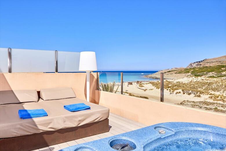 Aparthotel Zafiro Cala Mesquida