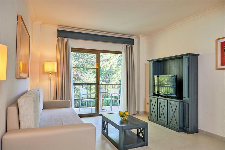 Aparthotel Zafiro Cala Mesquida