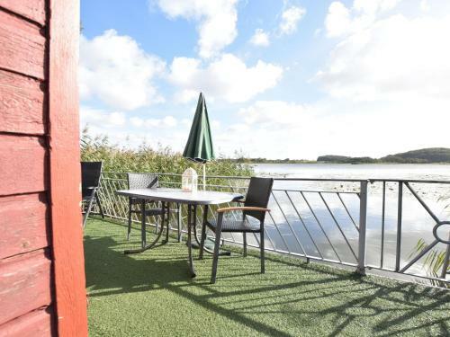 Am Sternberger See 1