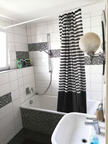 Hostal Zimmervermietung Stuttgart Obert�rkheim