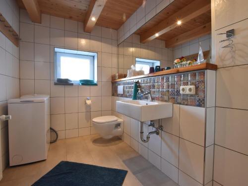 Landhaus Mit S�dterrasse Am Teich