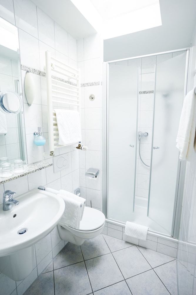 Bed & Breakfast Hotel Sauer Garni