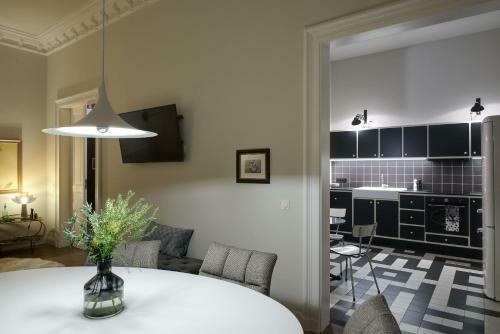 Cora Apartments