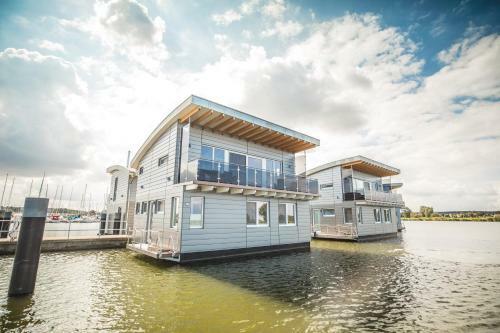 Hotel Schwimmende H�user Im Baltic Sea Resort
